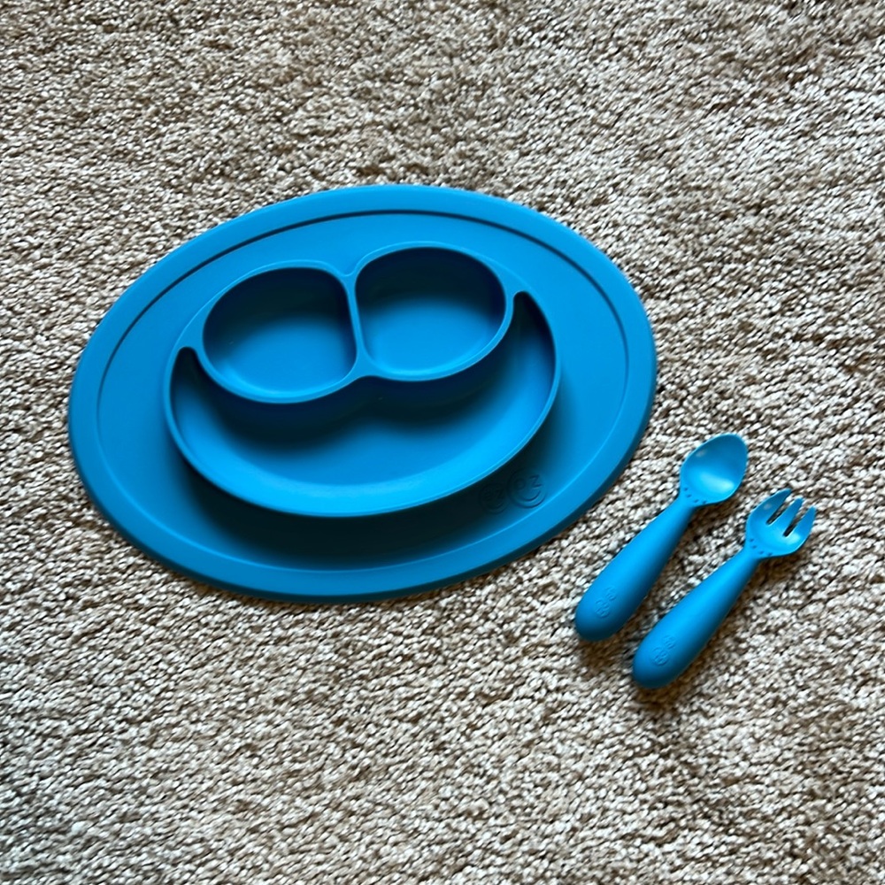 ezpz suction dinner plate & utensils